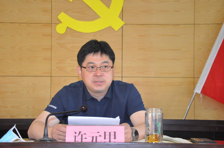 微信图片_许.jpg